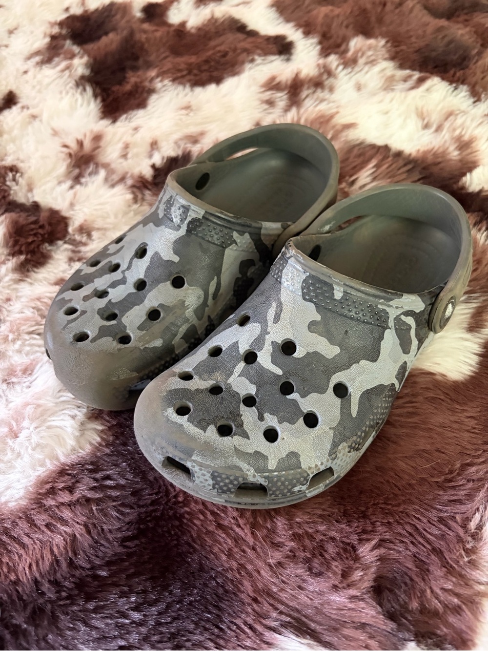 CROCS Kids Gray Camo Classic Clog
